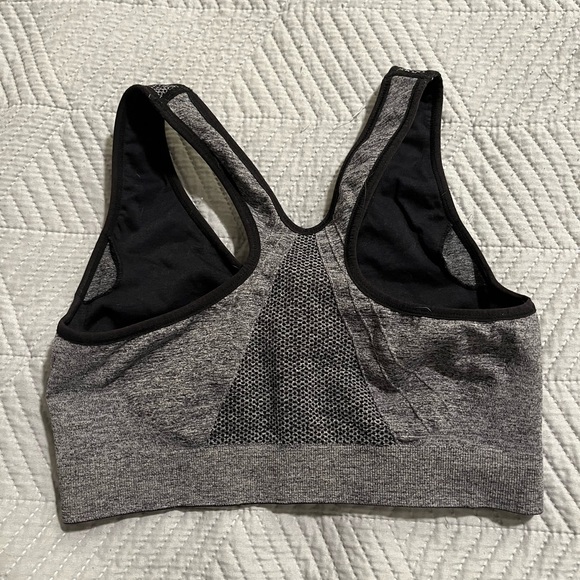 Bang Bang Zippered front sports bra wireless - Picture 2 of 5